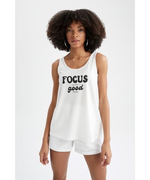 white sleeveless t shirt women's