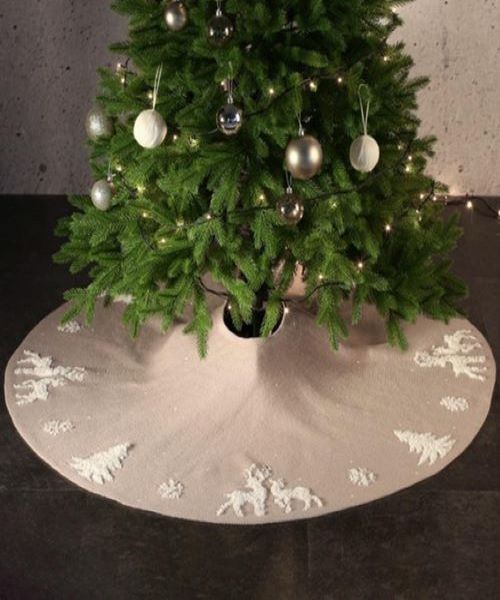 Beige on sale tree skirt