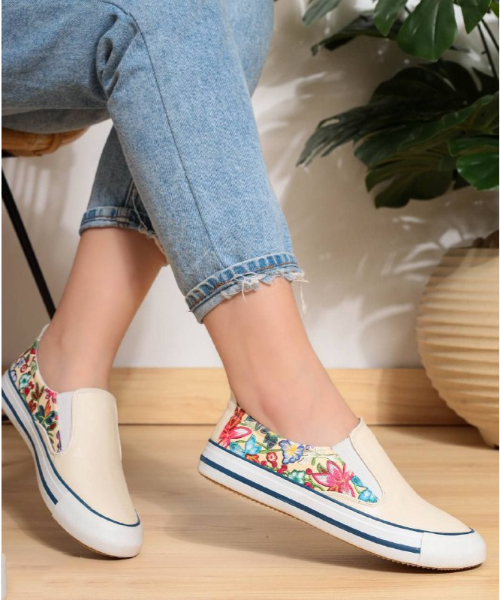 Ladies flat sale casual shoes