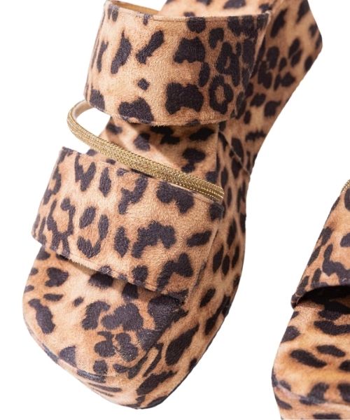 Off White & Brown Bathroom Slippers, Finest Quality, Printed Pattern, Fancy  Look, Nice Grip, Skin Friendly, Soft Texture, Easy To Walk, Light Weight at  Best Price in Delhi | Fairben Venchers