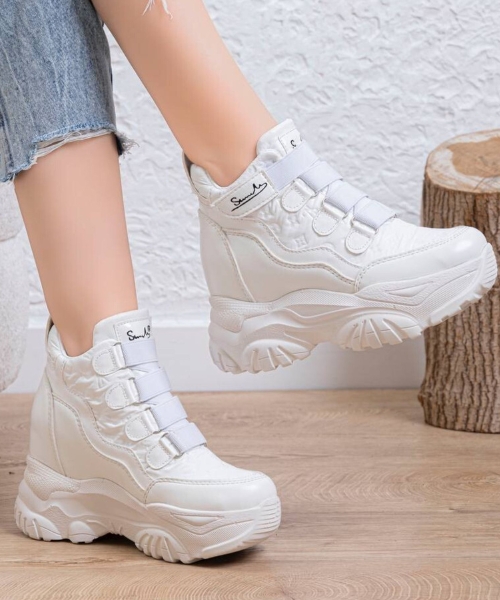 High-Top Canvas Shoes Female Korean Version of Chrysanthemum White Shoes -  China Leisure Shoes and Lace up Sneakers price | Made-in-China.com