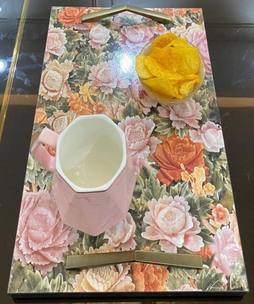 A set of serving trays consisting of two pieces in the shape of roses with a very wonderful shiny texture - an elegant, high-quality masterpiece.