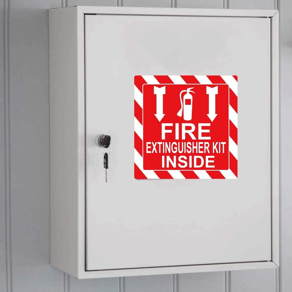 ستيكر لاصق مطبوع بعبارة Fire Extinguisher Inside First Aid Kit Inside