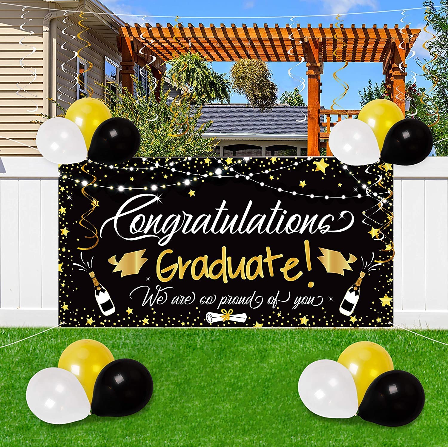 بوستر و زينة حفلات التخرج من بالونات ولافتة خلفية كبيرة للتهنئة بالتخرج