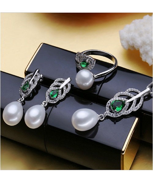 Pure natural pearl Set and 925 sterling silver with crystal & gates (necklace- pair of earrings -ring whose size can be adjusted) +Jewelry storing box (White)