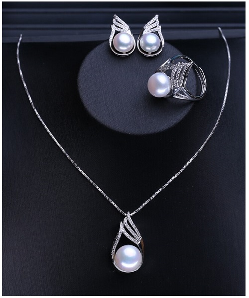 Pure natural pearl Set and 925 sterling silver with crystal NP870007 (necklace- pair of earrings -ring whose size can be adjusted)+Jewelry storing box (White)
