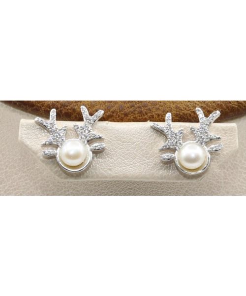 3 Diamonds 80 Stud Earring For Girls - Silver
